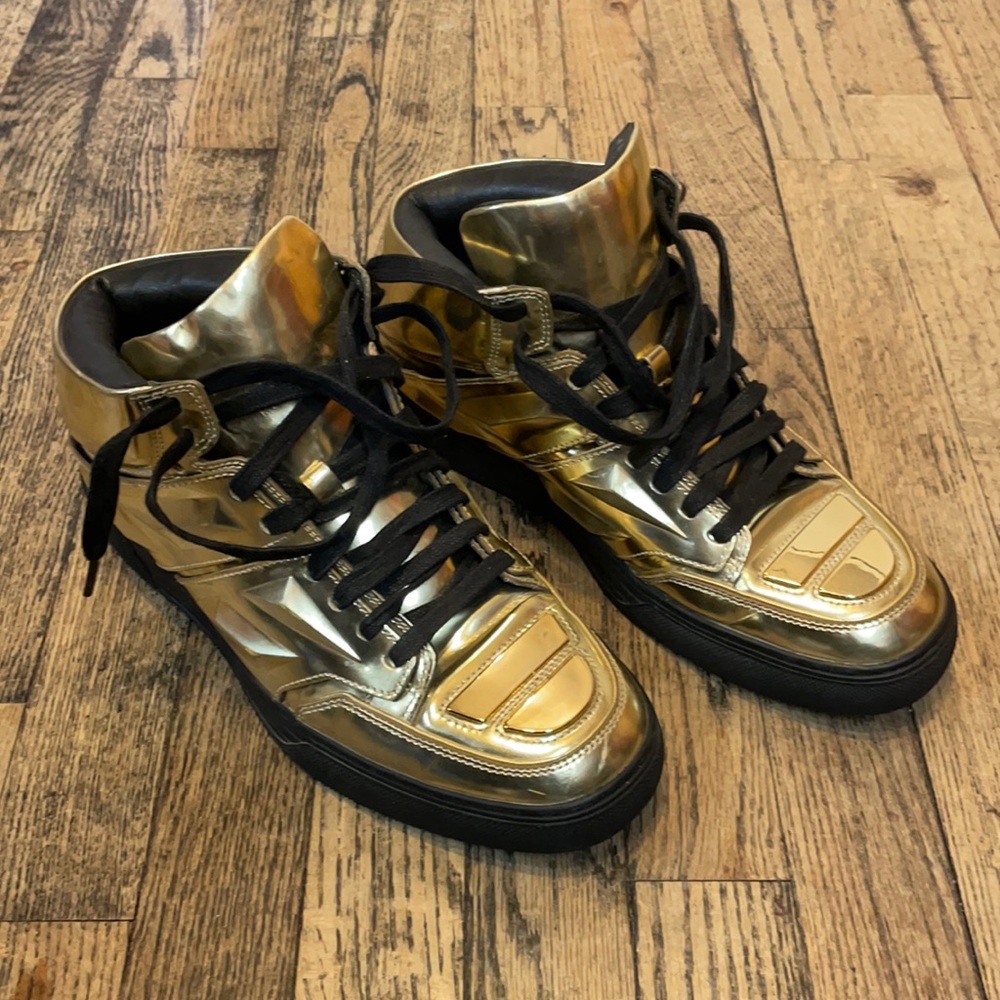 Alejandro Ingelmo gold high tops size 9